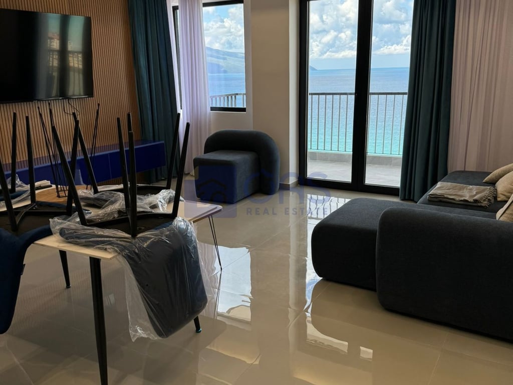 For sale, a super 2+1 apartment with a sea view in Vlorë.