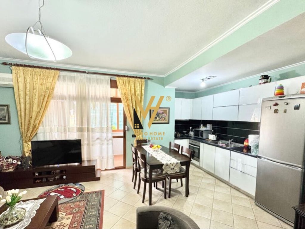 SHITET APARTAMENT 2+1+2 TE ISH EKSPOZITA 255.000 EURO