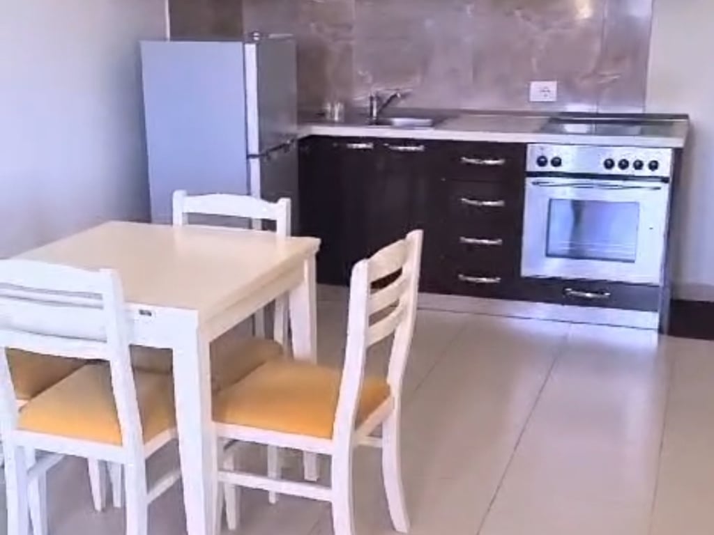 Vendesi appartamento 1+1 a Gjiri Lalzit.