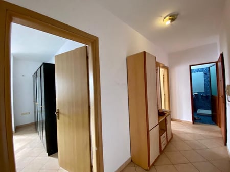 Jepet me qera apartament 1+1 Rruga Barrikadave