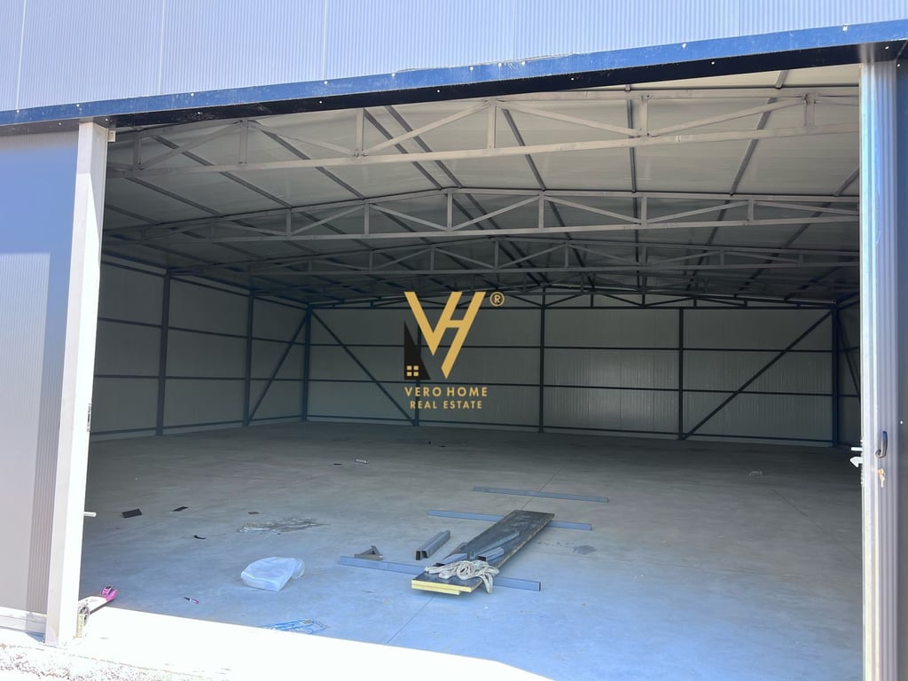 A 320M2 CAPON IS FOR RENT IN ZALLHERR FOR 1,500 EURO.