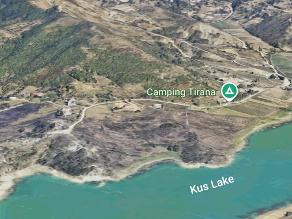 SHITET: 🟤 Tokë Vreshtë Në Kashar ( Buzë Liqenit të Kusit / Kasharit )📍Sip. 9000 m² ( Tokë e Verdhë) Pamje Fantastike 😮