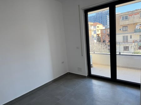 APPARTAMENTO IN AFFITTO 1+1 IN VIA KARL GEGA