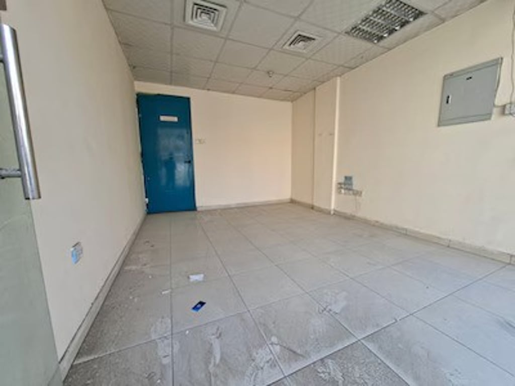 Negozio in Vendita in Via Bardhyl (ID BD1158) Tirana