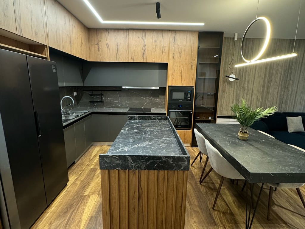 Jepet me Qira Apartament 3+1 me Mobilim Luksoz, +🅿 