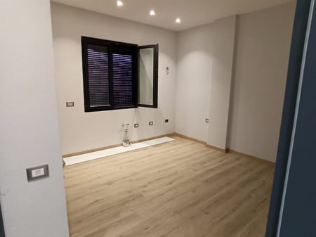 Ambiente in Affitto - Nel Centro di Tirana
