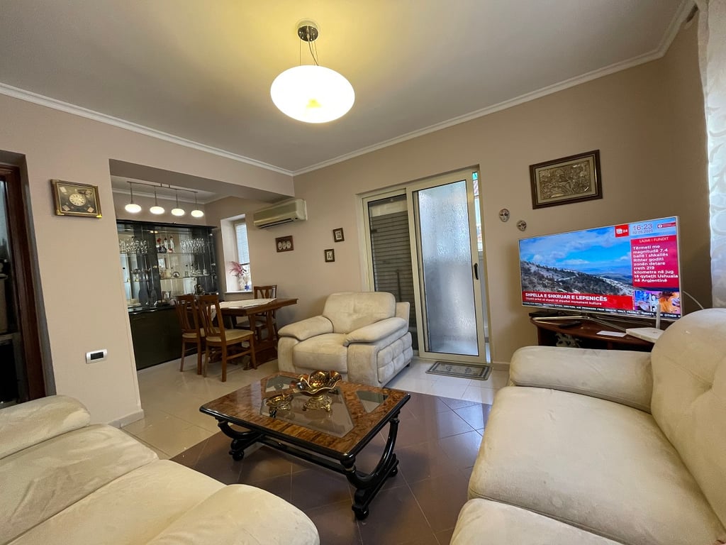 Appartamento 2+1 presso l'Ambasciata Cinese, Via di Durazzo