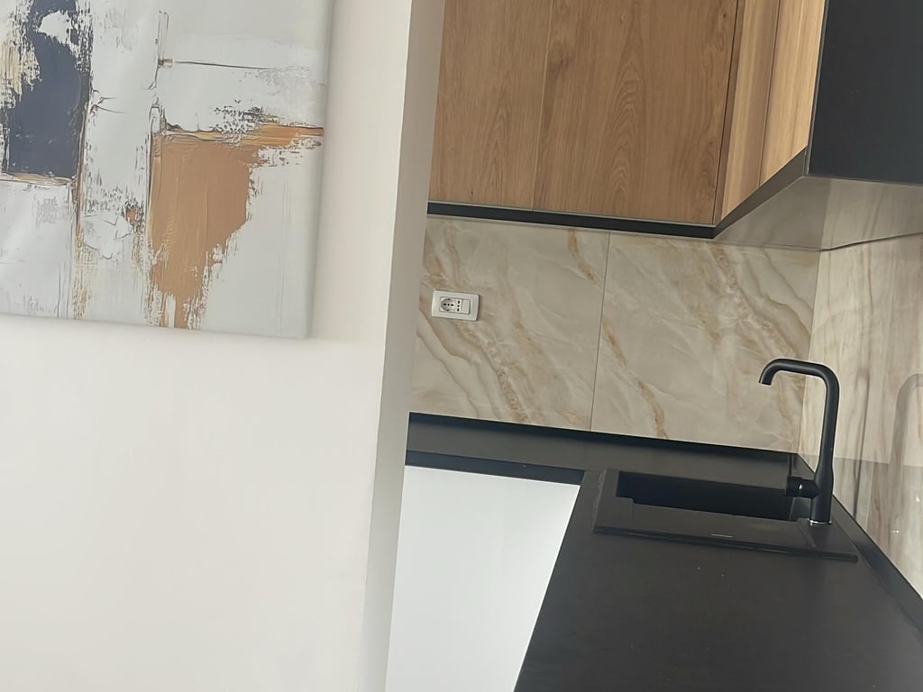 🔑Vendesi Appartamento 1+1, Via Dritan Hoxha, vicino alla Cupola 📍