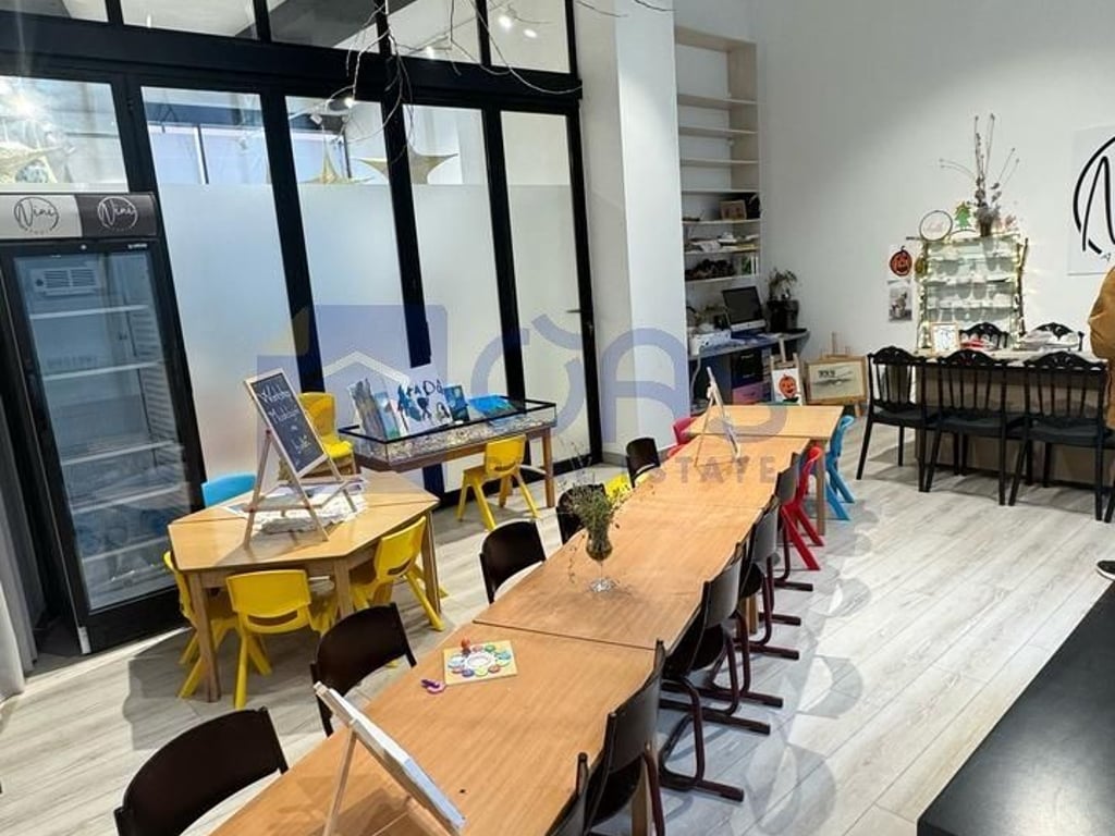 Commercial space for rent – suitable for entertainment and cultural activities.