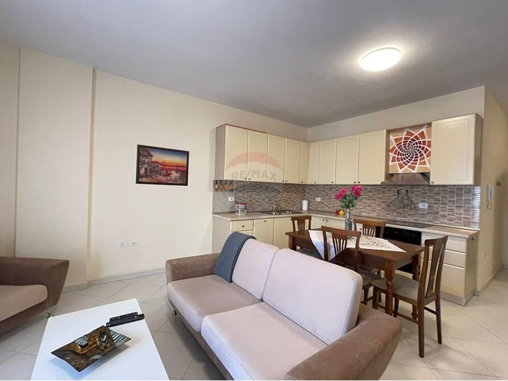 1+1 apartment for rent near the Zoo!