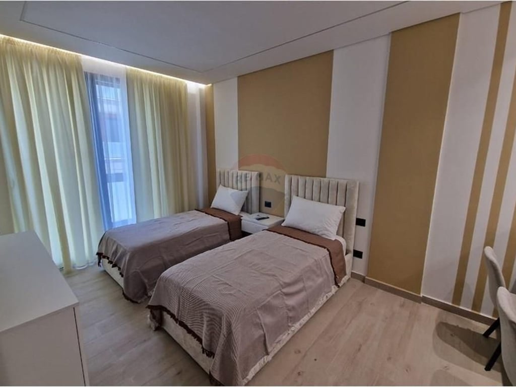 APARTAMENT 2+1 ME POST PARKIMI, LUNDER-TEG