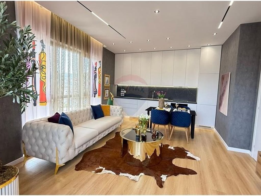 2+1 apartment for sale on Gjergj Fishta Boulevard!