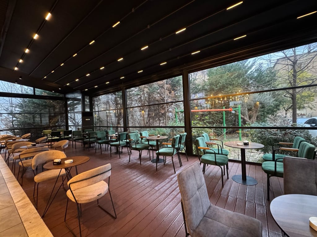 🏢 INVEST IN A READY-MADE ASSET – BUSINESS ENVIRONMENT (BAR-CAFE) WITH A VERANDA, 5 MAJI