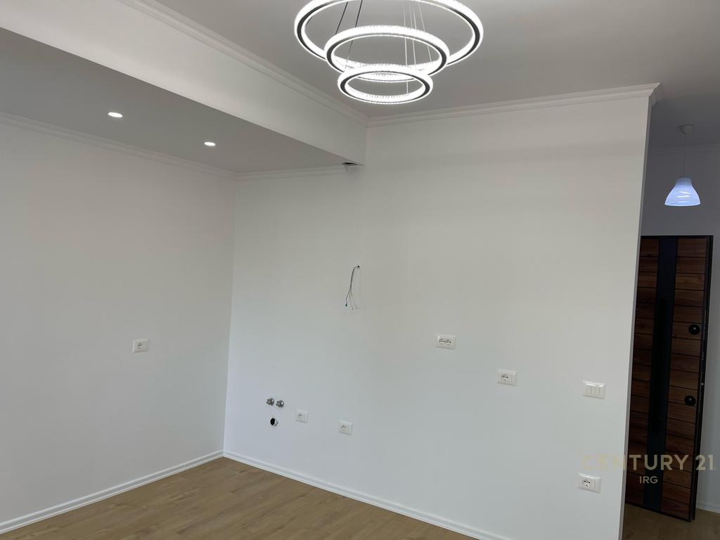 Shitet Apartament 1+1 në Astir – Tek 2 Palmat