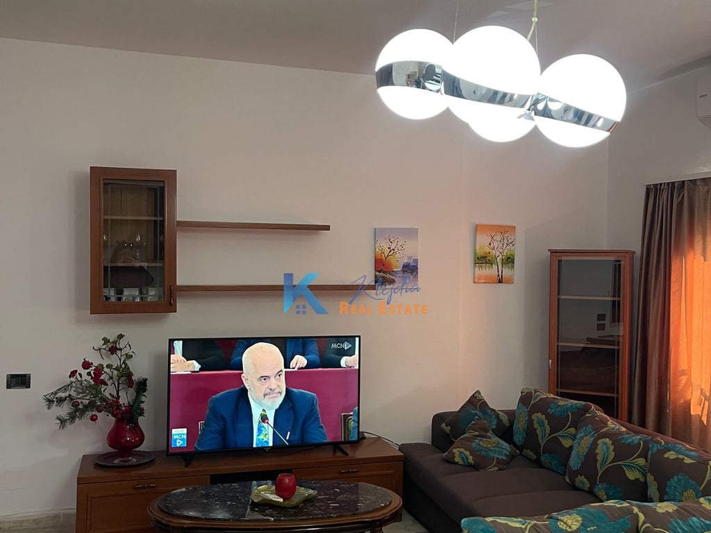 Apartament Duplex per qira te Stadiumi Dinamo