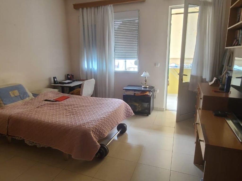 Shitet Apartament 2+1 tek Komuna e Parisit!