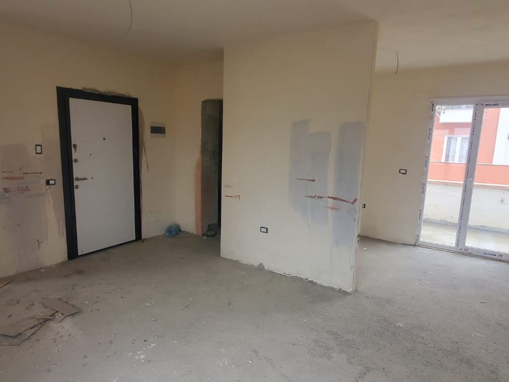 Vendesi appartamento 2+1 accanto alla Chiesa di Selita.