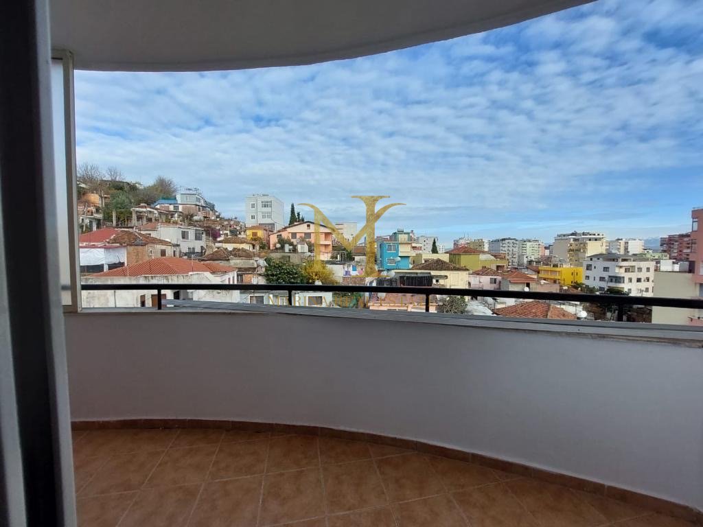 APARTAMENT 2+1 MUZEUMI DURRES!!