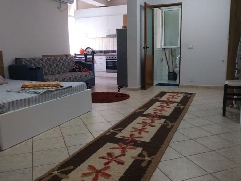 VENDESI GARSONIERA 50 M2 A VLORE 98.000 EURO