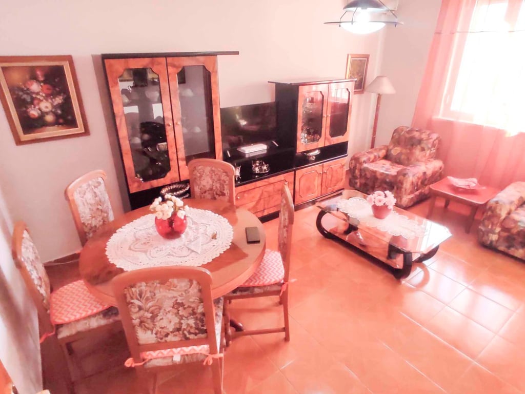 2+1 per qira afer Shkolles se Kuqe