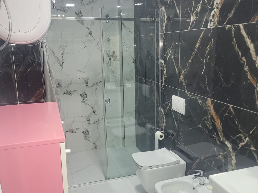 Vendesi appartamento 2+1+2 bagni+2 balconi