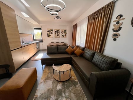 JEPET ME QIRA DUPLEX 3+1+2 KODRA E DIELLIT