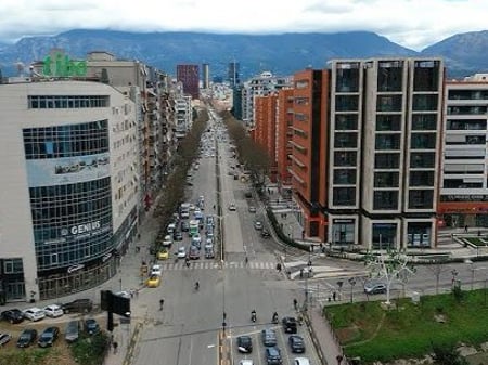 AFFITTASI UFFICIO OPEN SPACE 330 M2 3400 EURO VIA KAVAJES