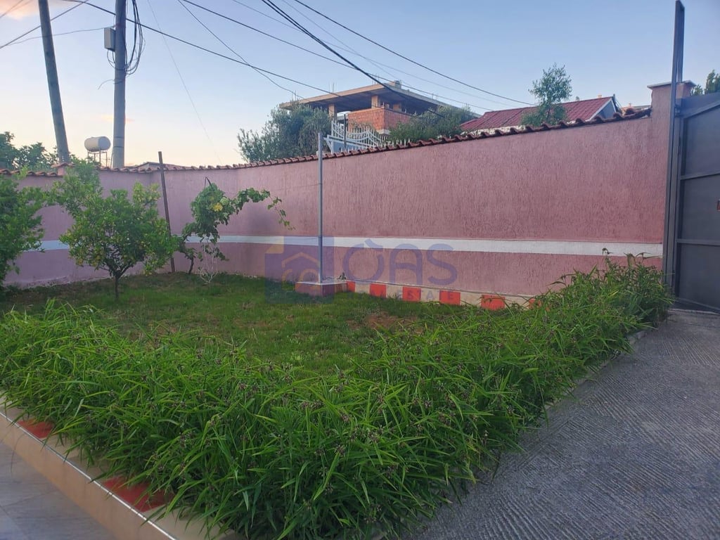 A two-story villa with a yard is for rent in Sauk.