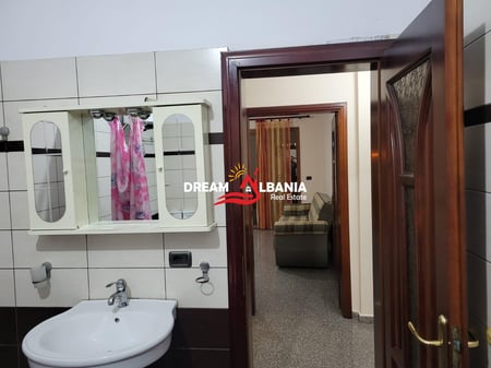 Appartamento 2+1+2 con 2 balconi in affitto ad Ali Dem, vicino all'Ospedale Continental a Tirana (ID 4251367)