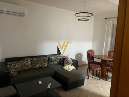 AFFITTASI APPARTAMENTO PRIVATO A 21 DICEMBRE 40.000 LEKË