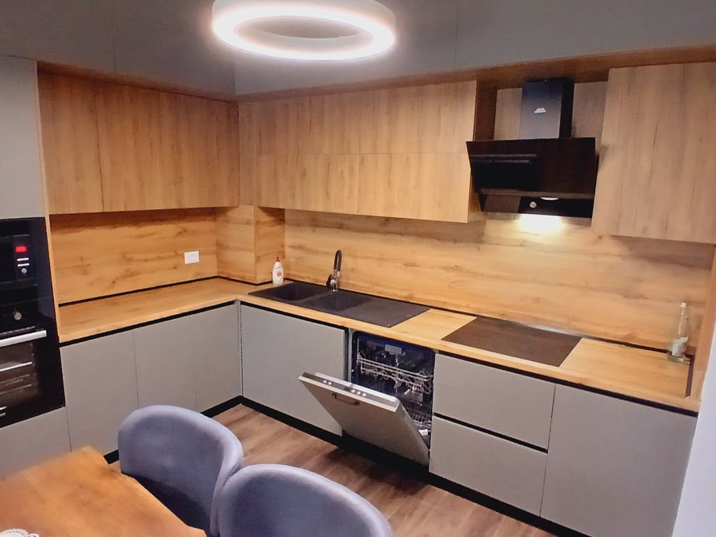 Apartament 2+1+ parkim per qira te Pazari i ri