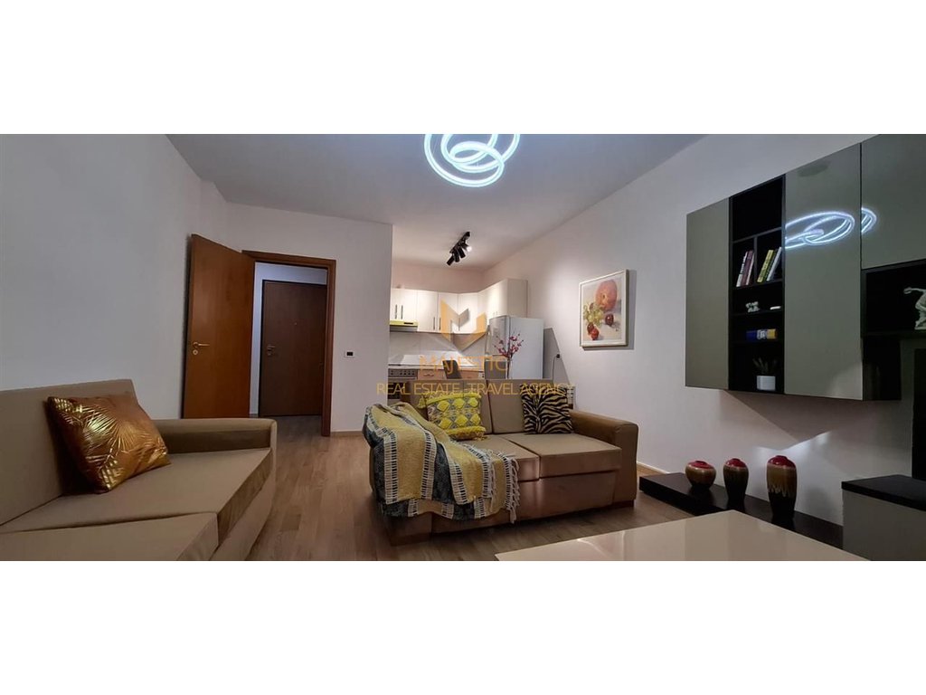 A 1+1 apartment is available for rent near the botanical garden.