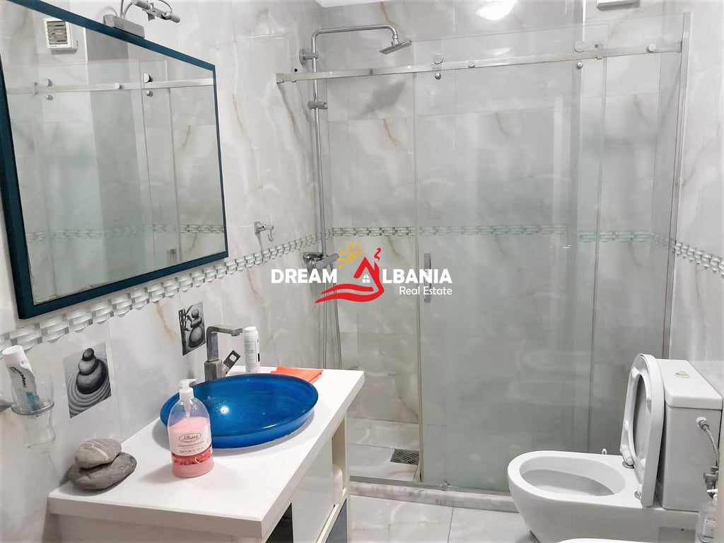 Appartamento 2+1 in affitto presso la Comune di Parigi, vicino al Cristallo a Tirana (ID 42214358)