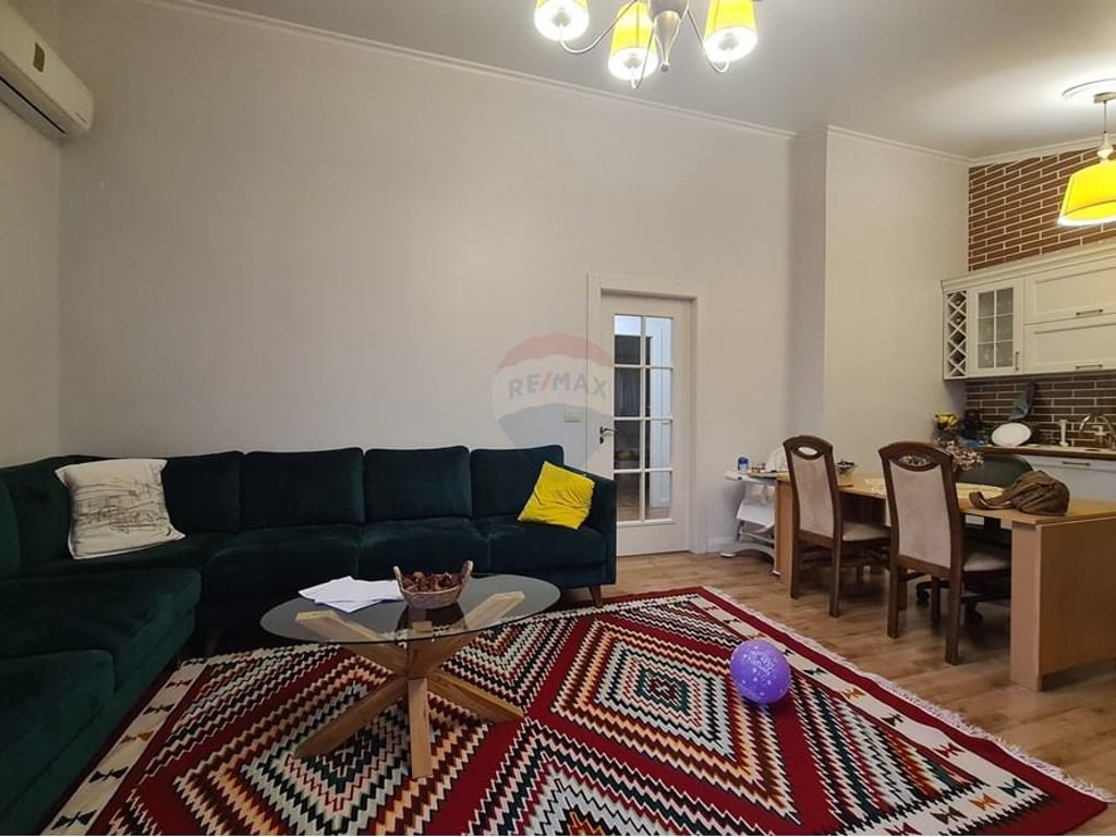 Apartament 2+1 ne shitje prane Ekonomikut!
