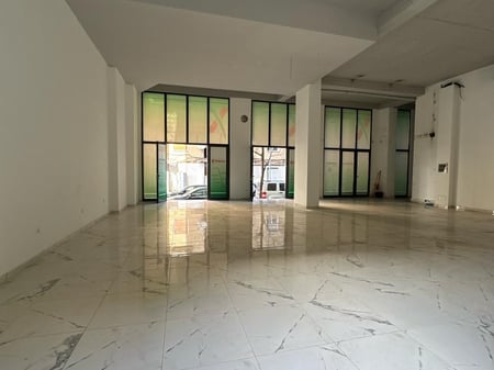 Jepet me qira ambient biznesi ,  Rruga Irfan Tomini 