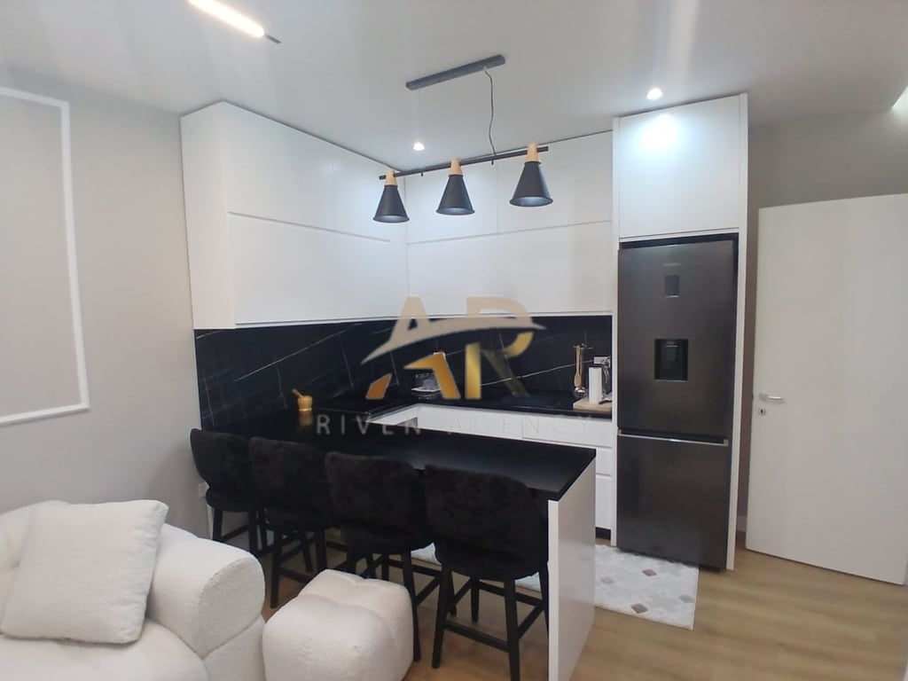 Jepet me qera shtepi 2+1 tek Ish Fusha e Aviacionit