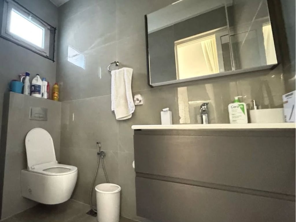 Apartment 2+1+2 for sale entrance Kodra e Diellit 1.