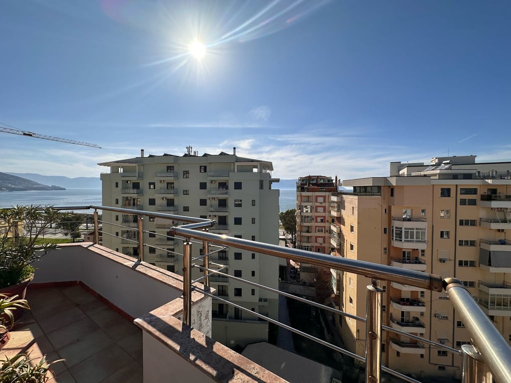VENDESI PENTHOUSE 2+1+2 SUL LUNGOMARE!!