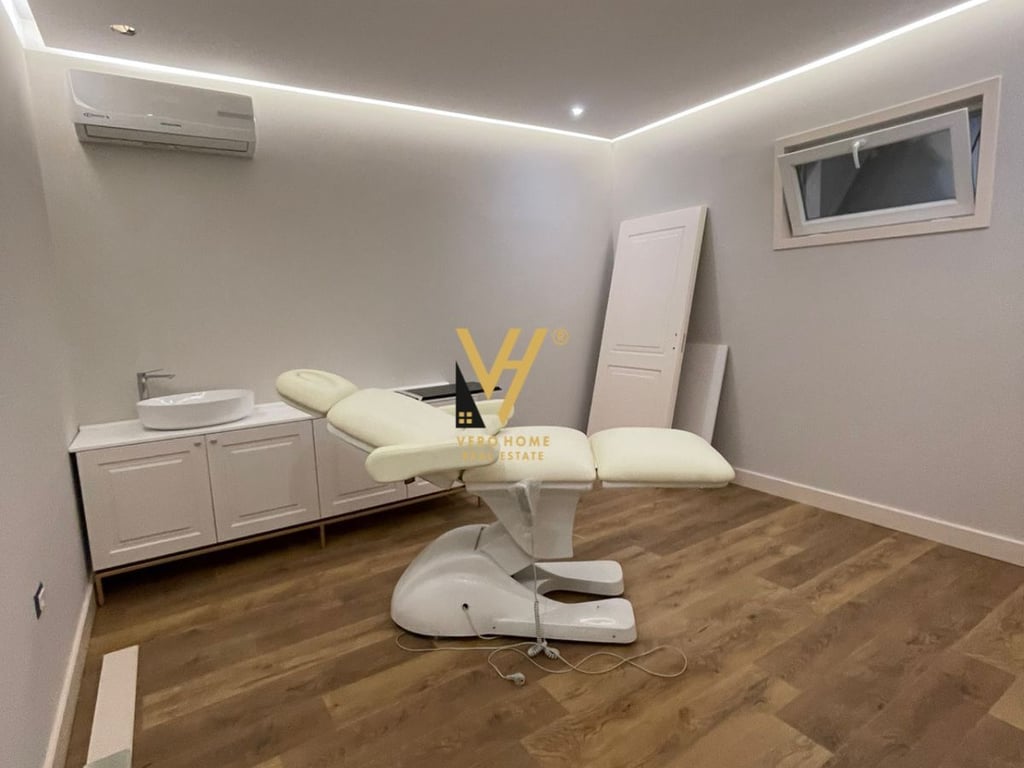 SHOP OF 70 M2 FOR RENT AT THE PARIS COMMUNE