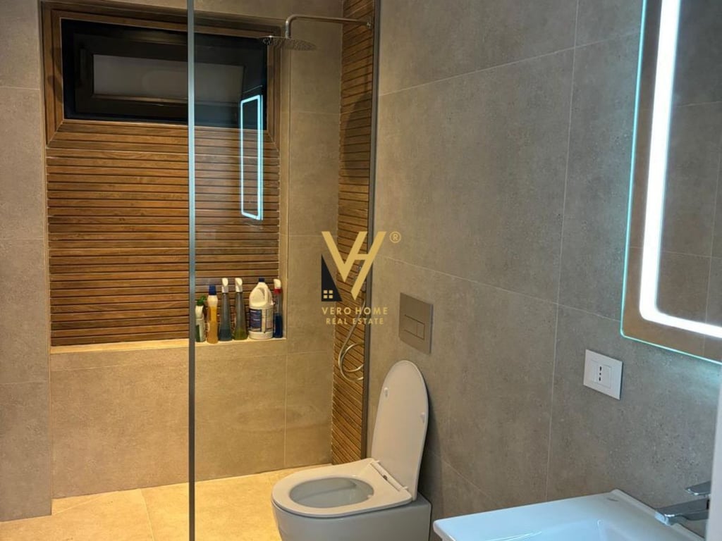 JEPET AMBIENT BIZNESI ME QERA NE BLLOK 70.000 LEKE