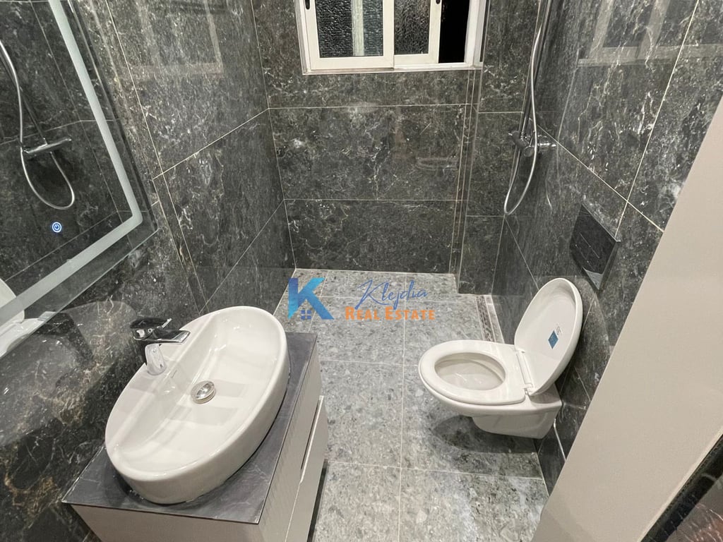 1+1 per SHITJE te Rruga e Durresit, ne rruge kryesore