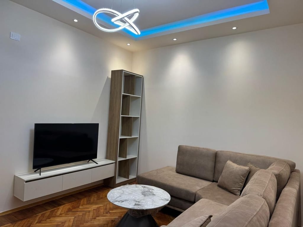 A 1+1 apartment is for rent on Dibra Street for 600 euros.