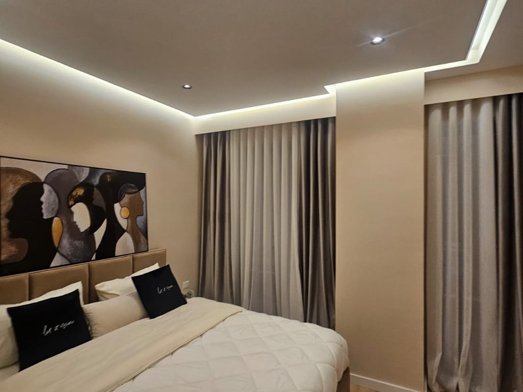 Shitet Apartament 2+1 Prane Pazarit te Ri