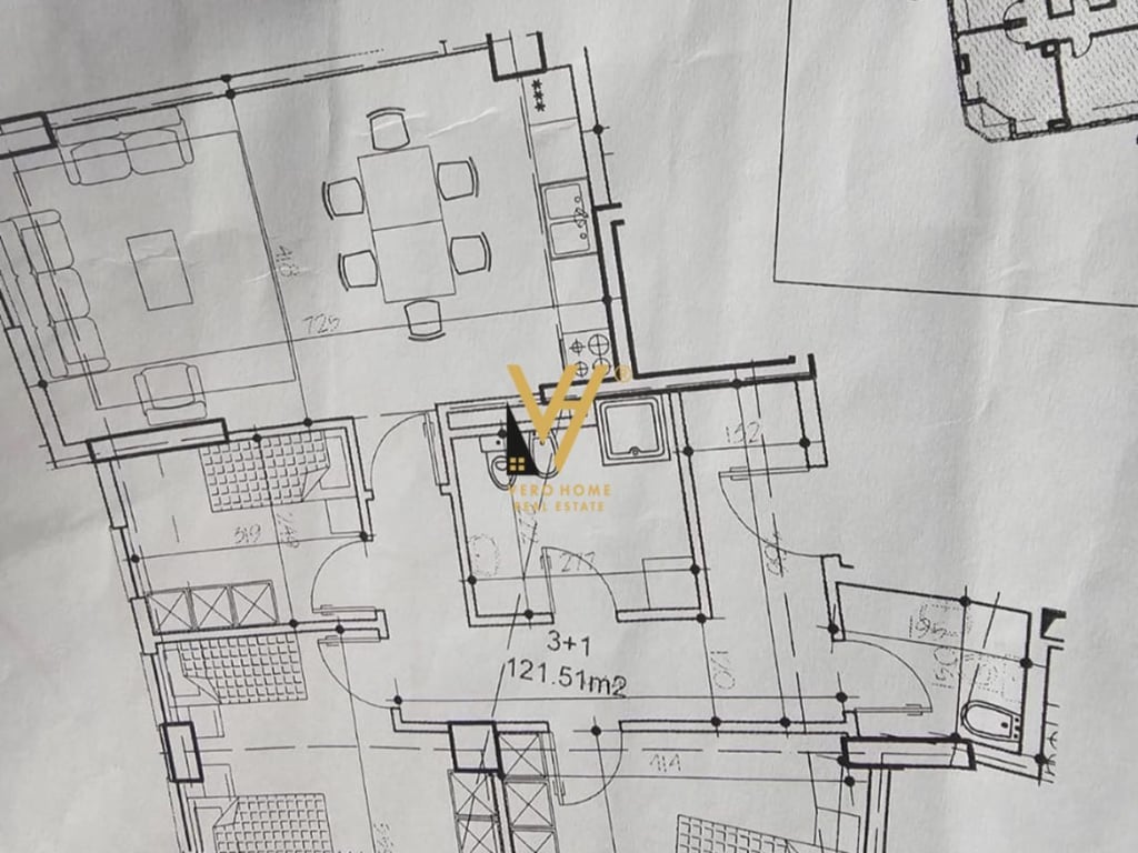 JEPET ZYRE 122 M2 ME QERA TE RRUGA ELBASANIT 1.300 EURO