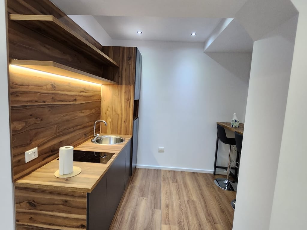 ✨ OFFICE 1+1 FOR RENT, SQUARE 21 ✨