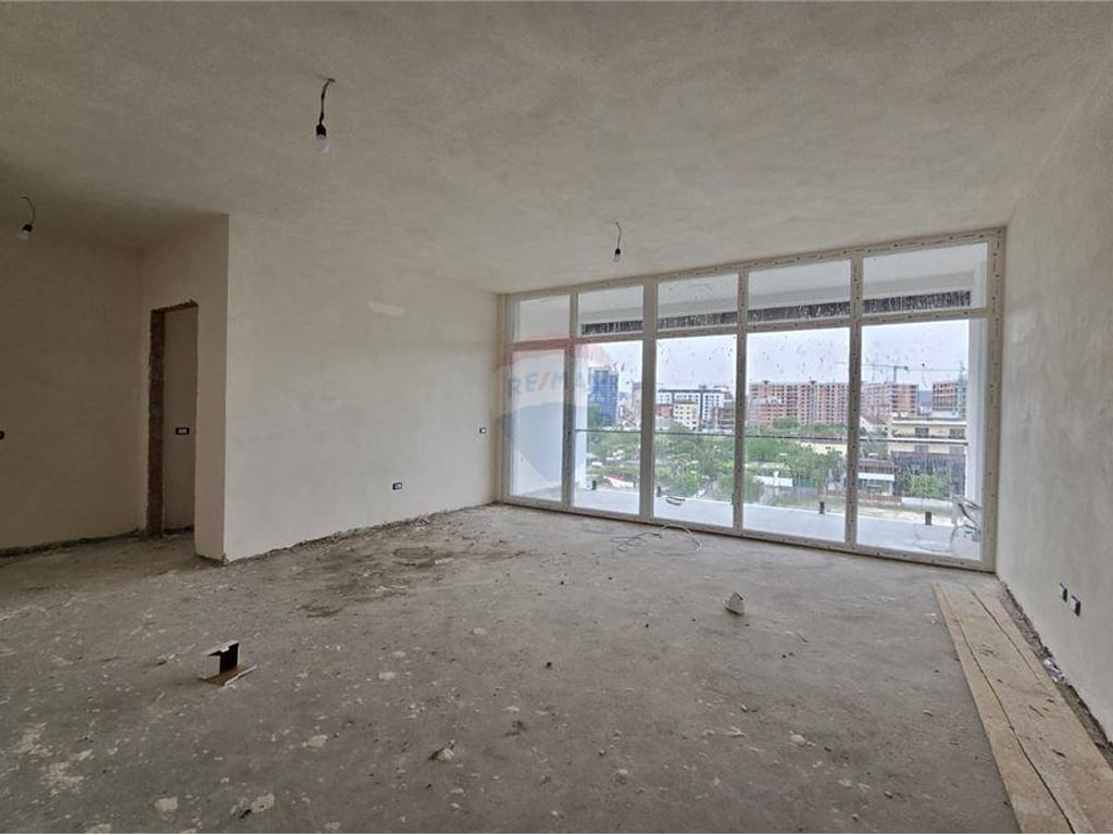 Shesim apartament 2+1 te Bulevardi i Ri !