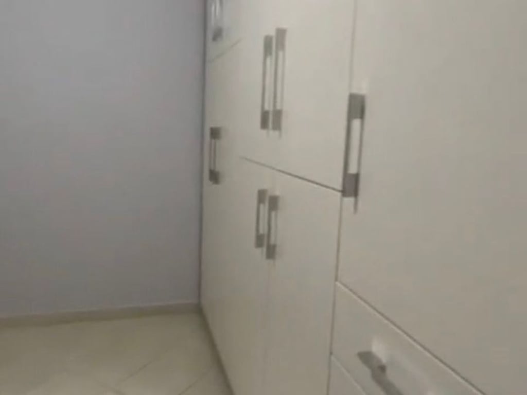 Affittasi appartamento 2+1, via Kavajes vicino al centro Globe. Prezzo dell'affitto 580.000 lekë.