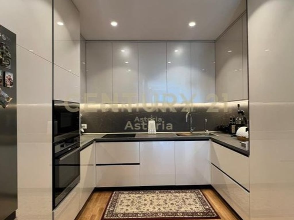 ✨ PENTHOUSE UNIK LUKSOZ ME QIRA – RRUGA E KOSOVARËVE, TIRANË