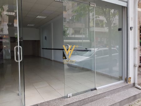 SHOP OF 55 M2 FOR RENT ON XHANFIZE KEKO STREET 500 EURO