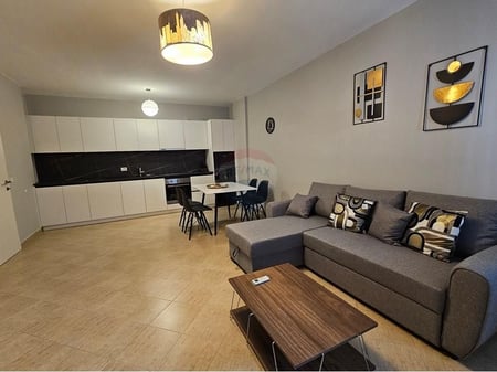 Appartamento - In Affitto - Mercato della Medresesë, Tirana